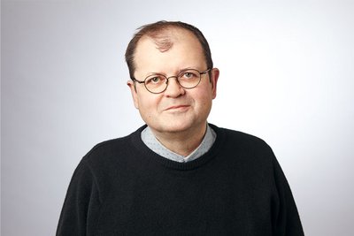 The work of Valery Grinevich focuses on using ground-breaking viral, opto- and chemogenetical, electrophysiological and behavioural approaches to understanding the effects of neuropeptide mechanisms in the brain – from the molecular to the whole organism level –on stress, fear and social behaviour.