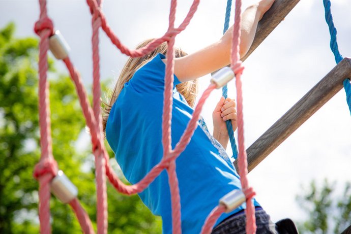 Eine Studie mit 32 Kindern und Jugendliche konnte belegen, dass Elektrokonvulsionstherapie bei schweren psychischen Erkrankungen sehr sicher und wirksam ist. Es zeigte sich ein gutes Ansprechen auf die Behandlung bei nur wenigen Nebenwirkungen.
