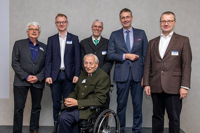 Gruppenfoto der anwesenden Referenten 