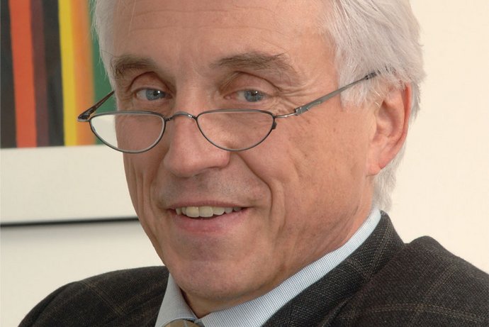 Prof. Dr. Karl Mann hat den Jellinek-Forschungspreis erhalten.