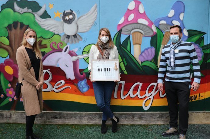Unterstützen Kinder und Jugendliche in Behandlung: (Von links) Kristina Halbleib, Julia Burdack und Rolf Oster-Ritter © ZI
