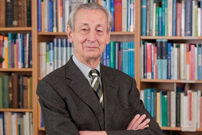 Prof. Dr. Dr. Heinz Häfner blickt auf ein umfangreiches wissenschaftliches Lebenswerk zurück, dass über 760 Publikationen, zahlreiche Herausgeberschaften und Monographien umfasst. Foto: © ZI