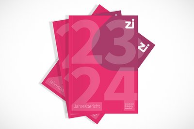 Das Bild zeigt das Cover des neuen Jahresberichte, eine rote Fläche mit den großen Zahlen "23" und "24".